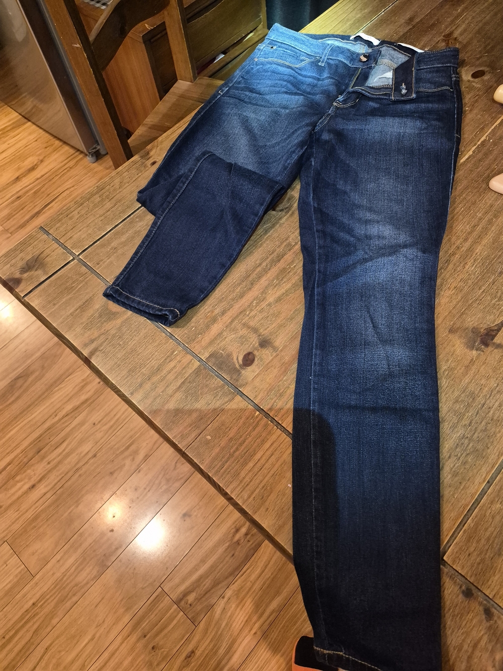 Guess Women's Skinny Dark Indigo Stretch Jeans
